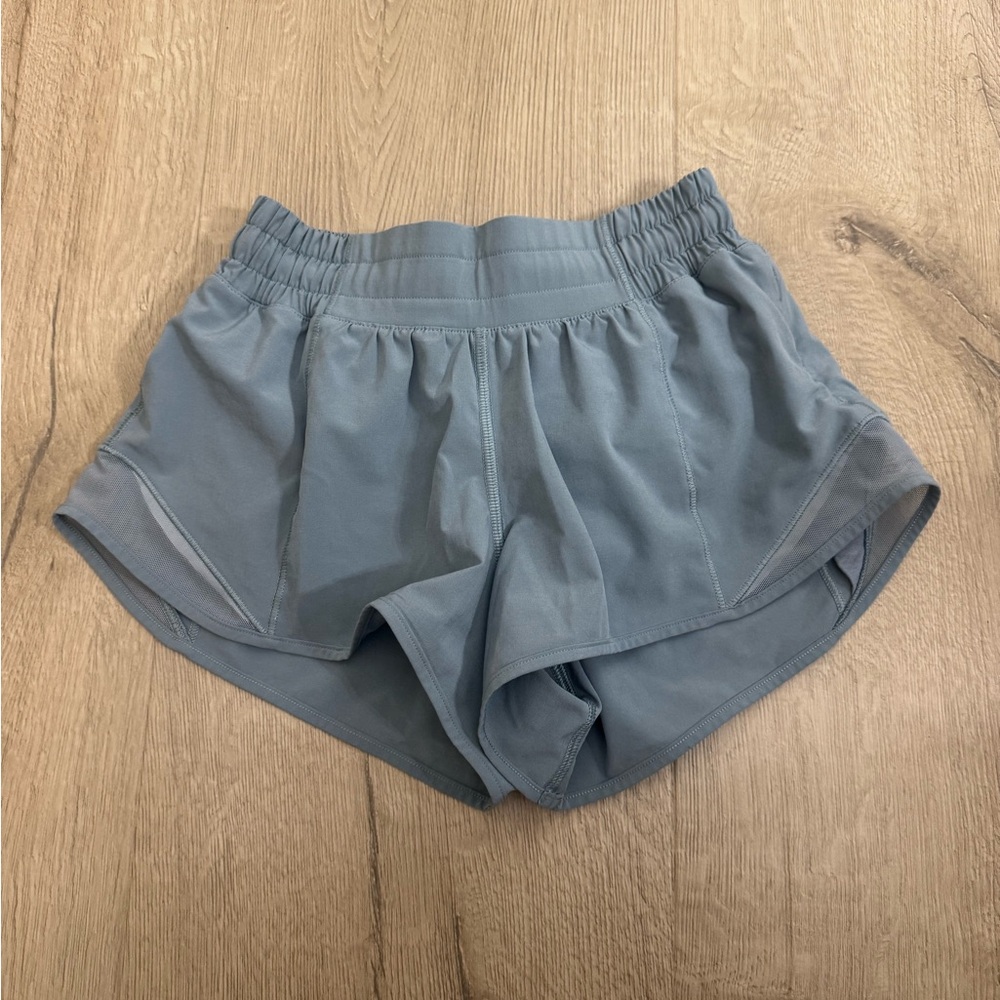lululemon hotty hot shorts 2.5 inch